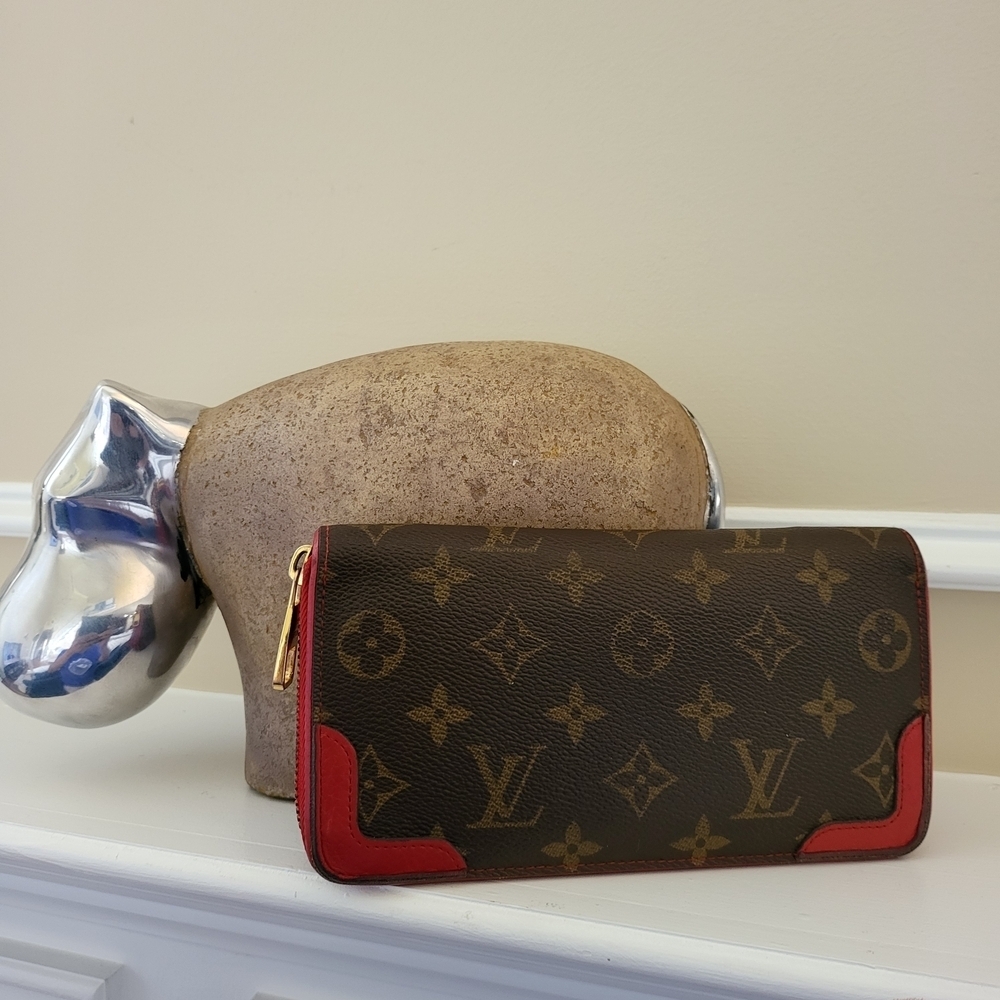 LOUIS VUITTON Monogram Retiro Zippy Wallet Cherry..Authentic..